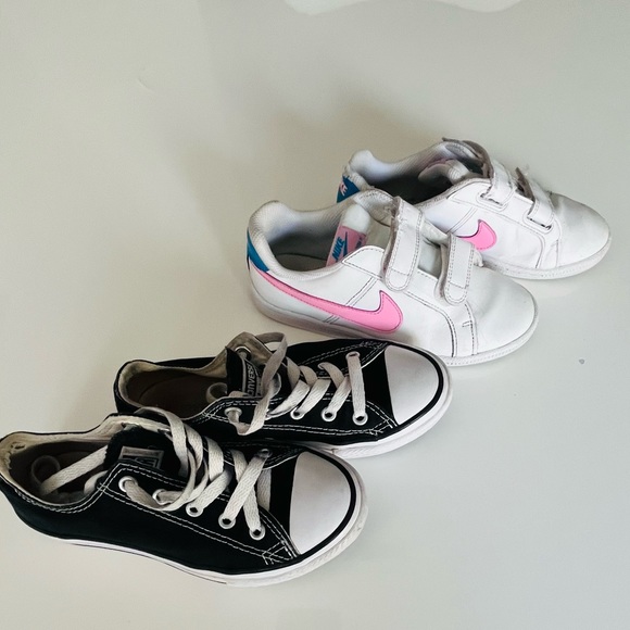 2 pairs of shoes - Picture 2 of 11